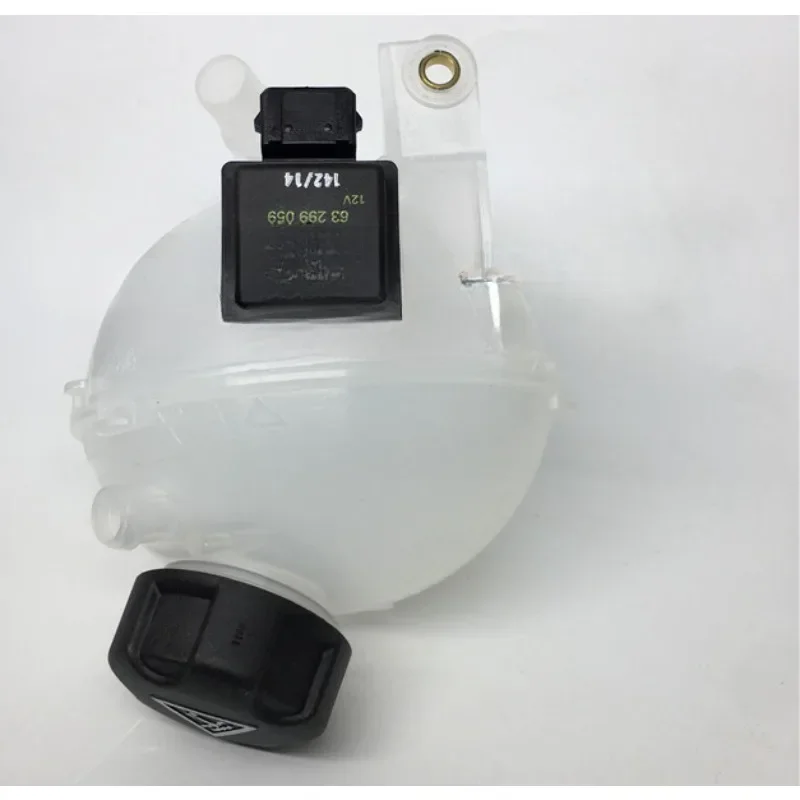 Genuine Antifreeze Water Bottle Sub-tank Expansion Tank for DongFeng Citroen C4L for Peugeot 3008 1.6T Figzero