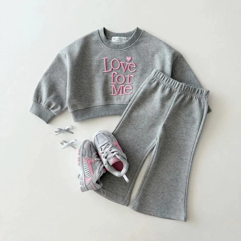 

2025 Autumn New Children casual Clothes Set cute Girls Letter Sweatshirt + Flared Pants 2pcs Suit Cotton Kids toddler Outfits