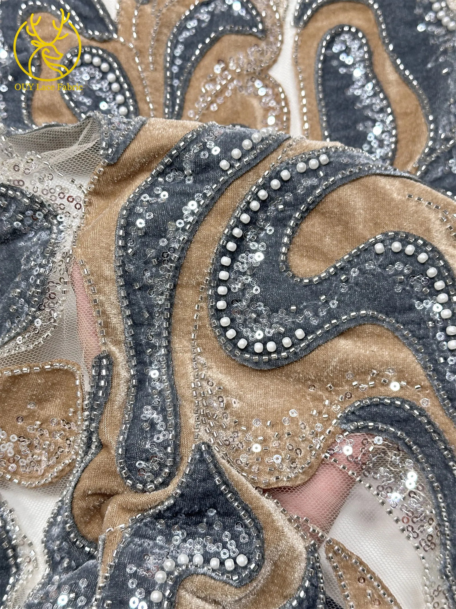 Neueste Afrikanische Samt-Pailletten-Spitzenstoffe 2026 Luxuriöse Bräutigam-Stickerei Tüllstoffe Französische Damen-Abendkleider zum Nähen – Detail 7
