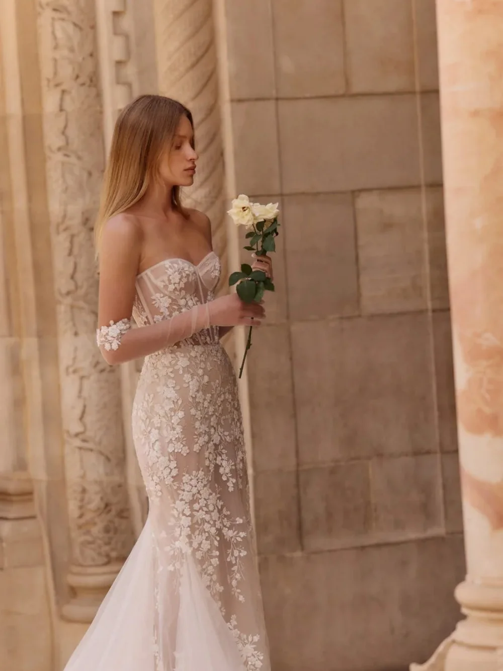 로맨틱 인어 웨딩 드레스 럭셔리 Strapless 신부 가운 우아한 레이스 Appliqued 바닥 길이 웨딩 드레스 Vestidos De No