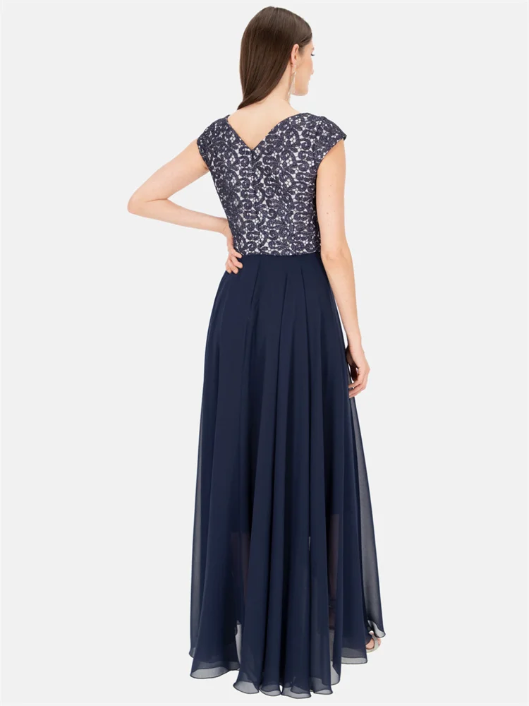 A-Line Mother of the Bride Dress Plus Size Elegant O-Neck Floor Length Applique Chiffon Lace Sleeveless With Detachable Shawl