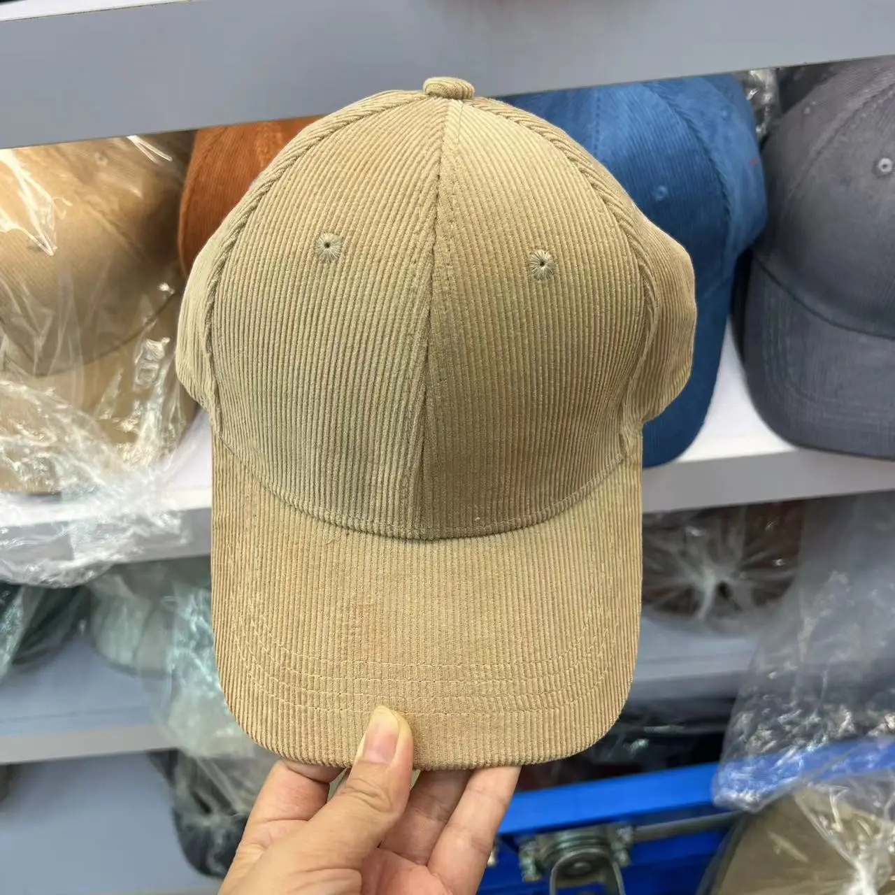 Neue Cord-Baseballkappe, warme Entenschnabelmütze für Herbst und Winter, mehrfarbige modische Sonnenschutz-Hip-Hop-Kappe für Herren und Damen – Detail 9
