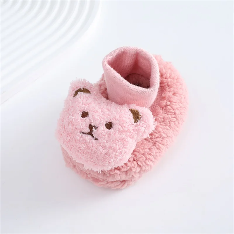 Sepatu bot bulu domba untuk bayi, sepatu kaus kaki kasual hangat dengan boneka kartun musim dingin untuk balita bayi