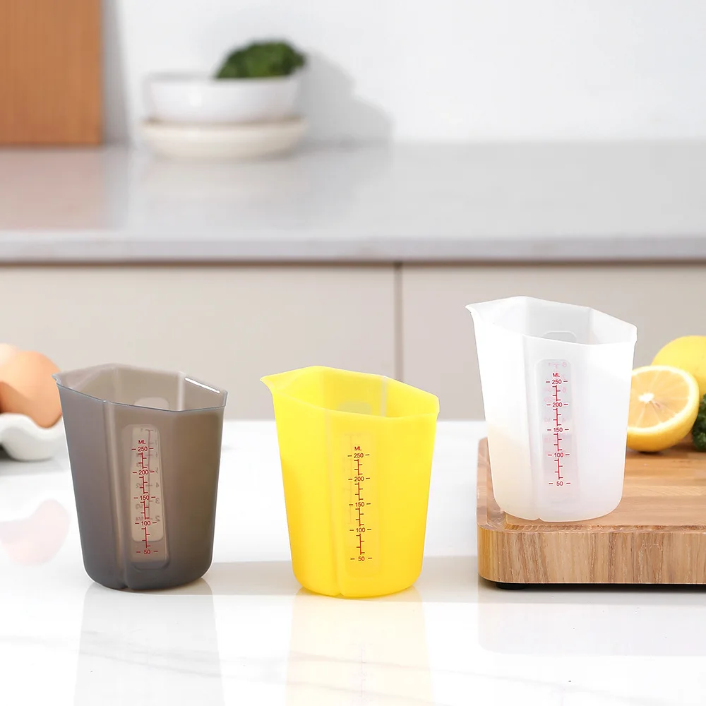 Food-grade Silicone Folding Measuring Cup with Large Capacity and Graduated Milliliters Kitchen Tool Soft Silicone Measuring Cup