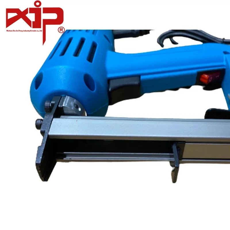 

Электрический пистолет для гвоздей 8016 — электроинструмент 21 калибра для обивки мебели, столярных работ с скобами 6-16 мм/гвоздями оптом