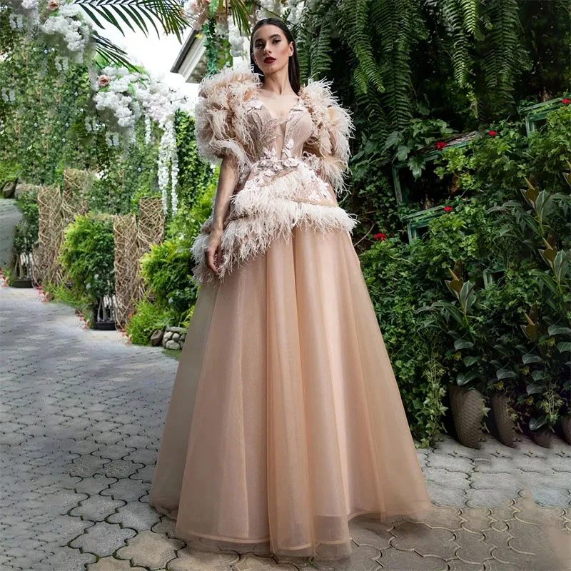 Luxury Champagne Feather Prom Dress V Neck Lace Appliqued Beaded Short Sleeve Celebrity Gowns Floor Length Formal Evening Dress