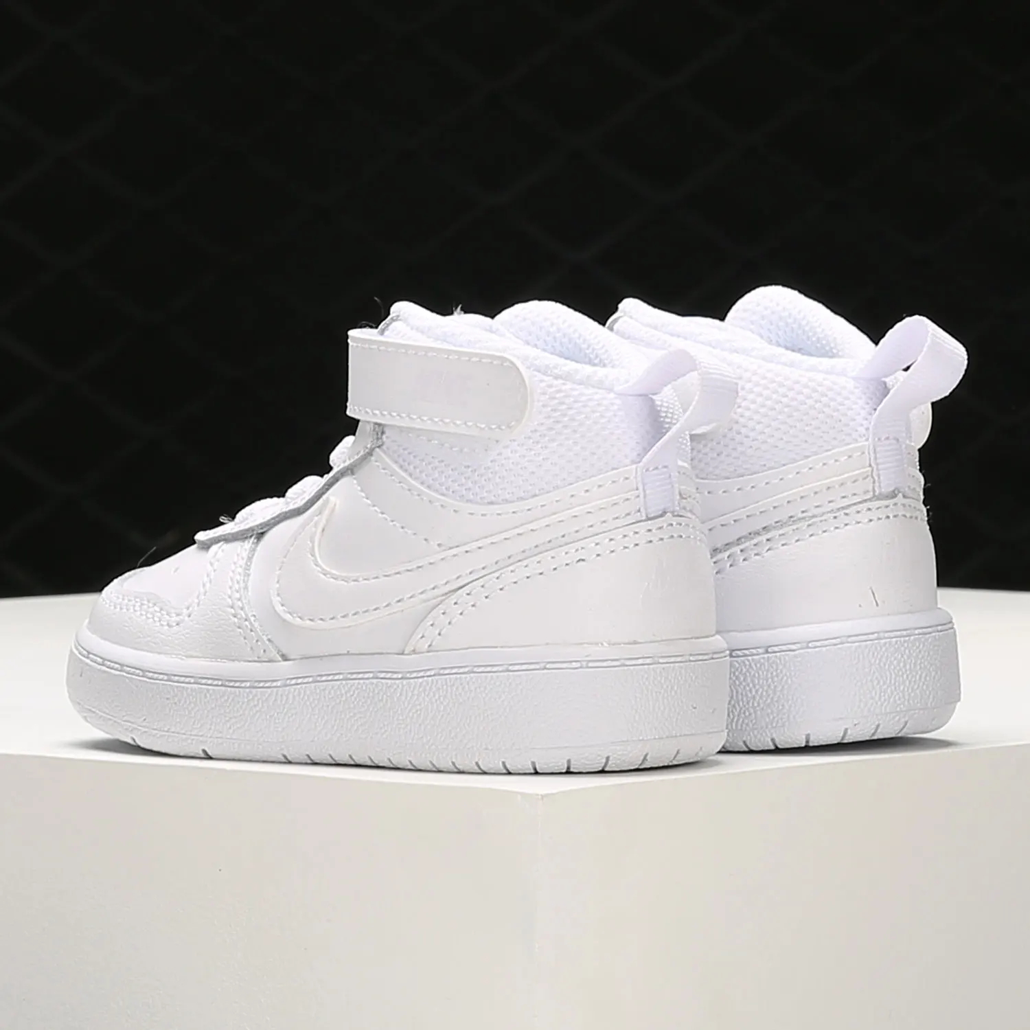 

Nike Authentic COURT BOROUGH 2 Kids Lightweight Casual Sneakers CD7784-100