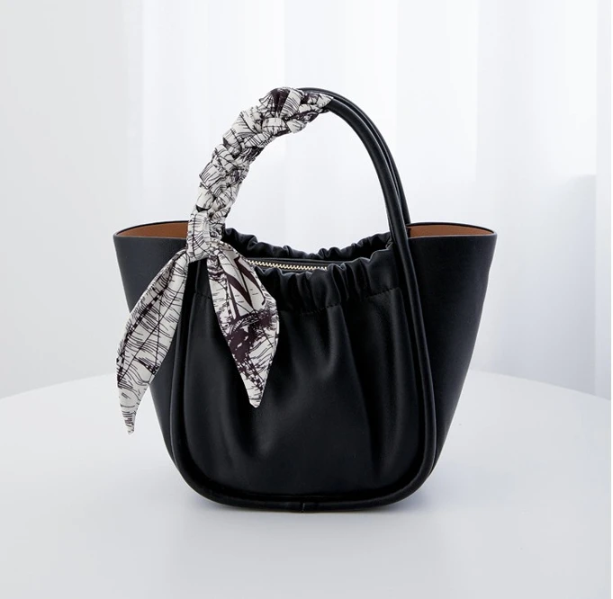 

Зимний тренд на одно плечо, подмышки, французская ниша, складки, портативная роскошная женская сумка под мышками, дизайнерская женская сумка большой вместимости