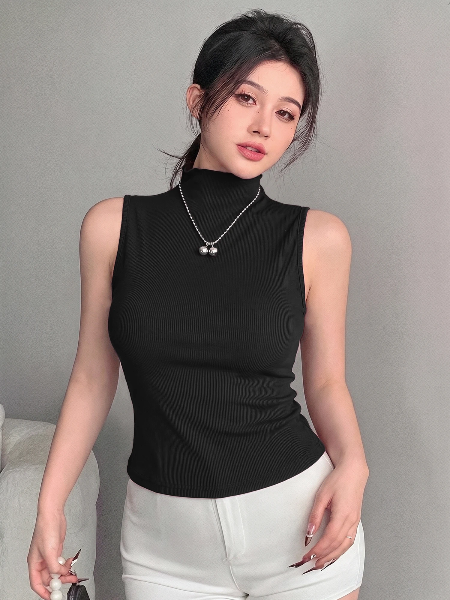 Fashion‑Forward Slim Knit Camisole, Scalloped Neck Trim Sleeveless Top for Weekend Relaxed Social Events