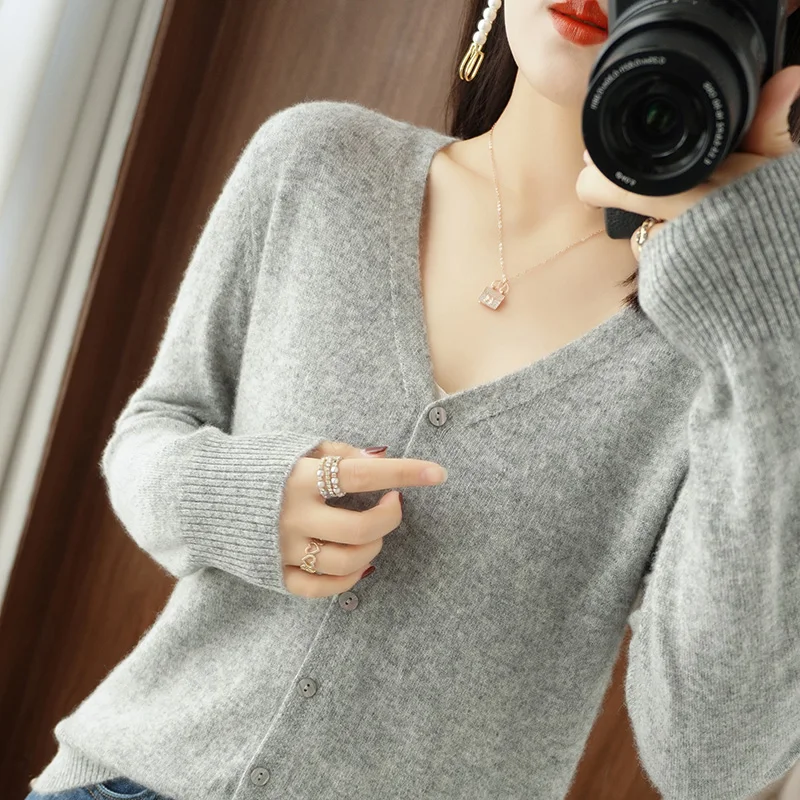 Classic Wool Cardigan Women Knitted Cashmere blend Sweater V- Neck Long Sleeved Single Breasted Buckle High-quality Loose Tops