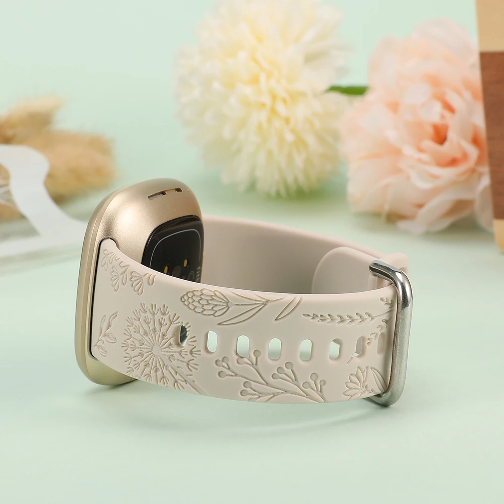 سوار سيليكون منقوش عليه زهور لساعة Fitbit Versa 4 3 حزام ساعة رياضي ناعم ولطيف للنساء والرجال لساعة Fitbit Sense 2