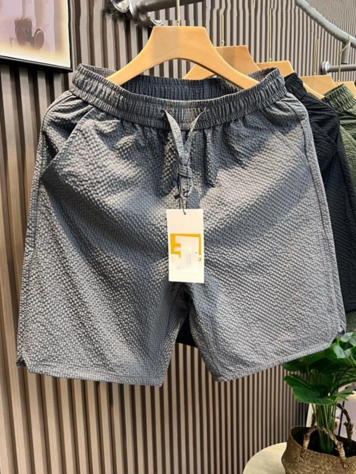 

Summer New Men's High-End Bubble Cloth Versatile Luxury Casual orts Trendy Loose Sports Beach Five-Point Pants