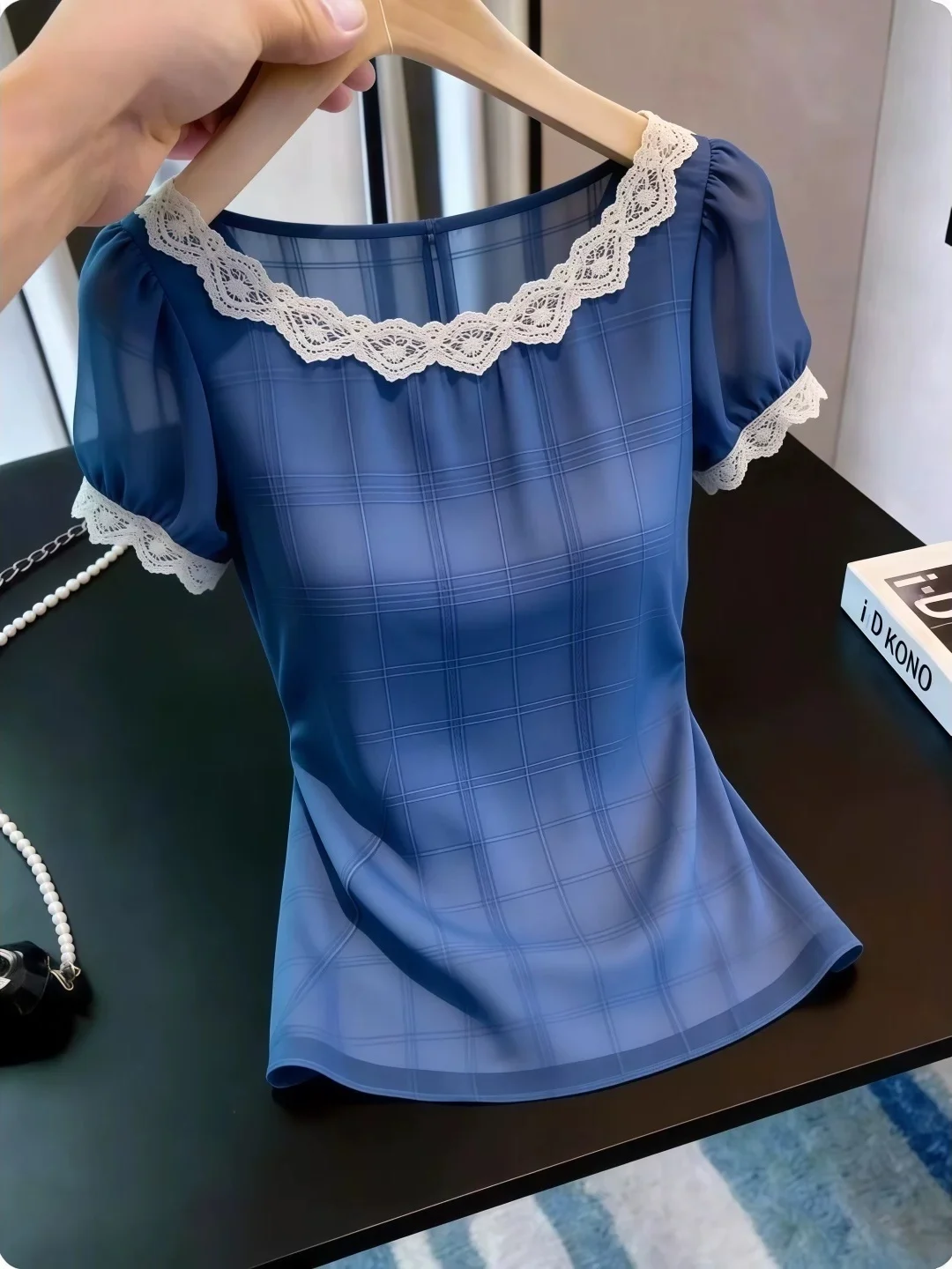 

Elegant Ageless Ruffle Collar Short Sleeve round Neck Shirt Color Block Simple Style Korean Commute Fashion Summer 2026 Women...