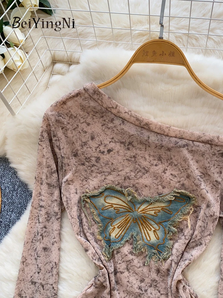 เสื้อยืดสไตล์วินเทจอเมริกันสำหรับผู้หญิง คอเฉียง y2k สตรีท แขนยาว ทรงเข้ารูป สไตล์ฮาราจูกุ ลายผีเสื้อ