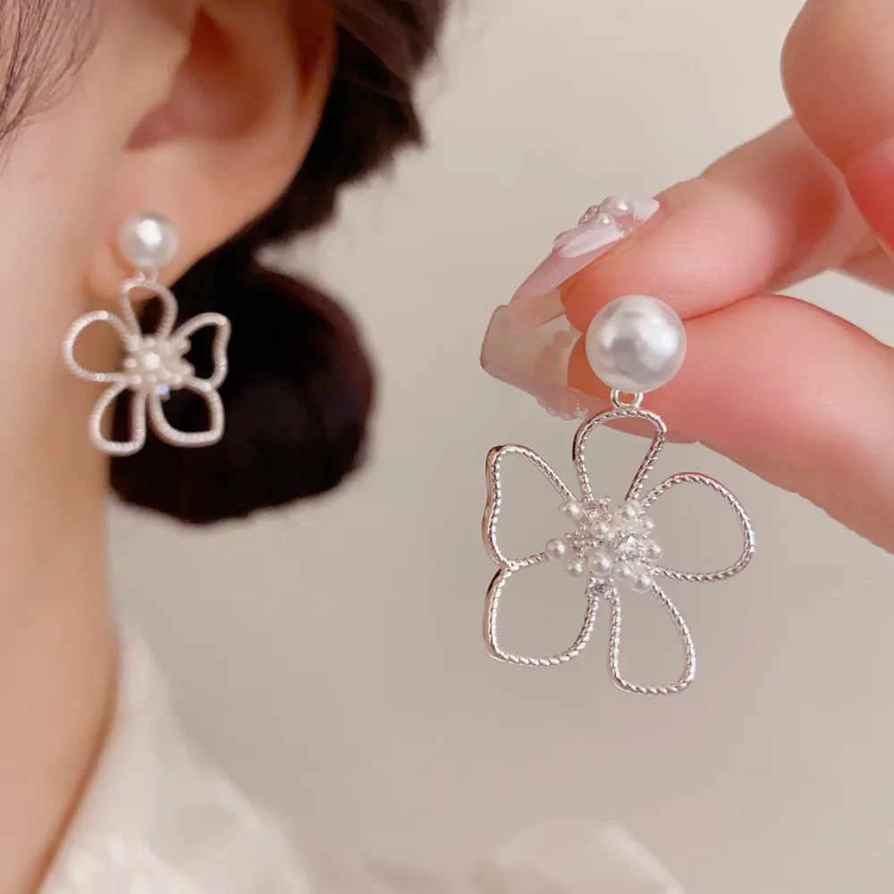 Chic Textured Grooved Chunky Huggie Earrings Sparkling Crystal Inlaid Circle Hoop Jewelry Gift For Women Daily Party Wear