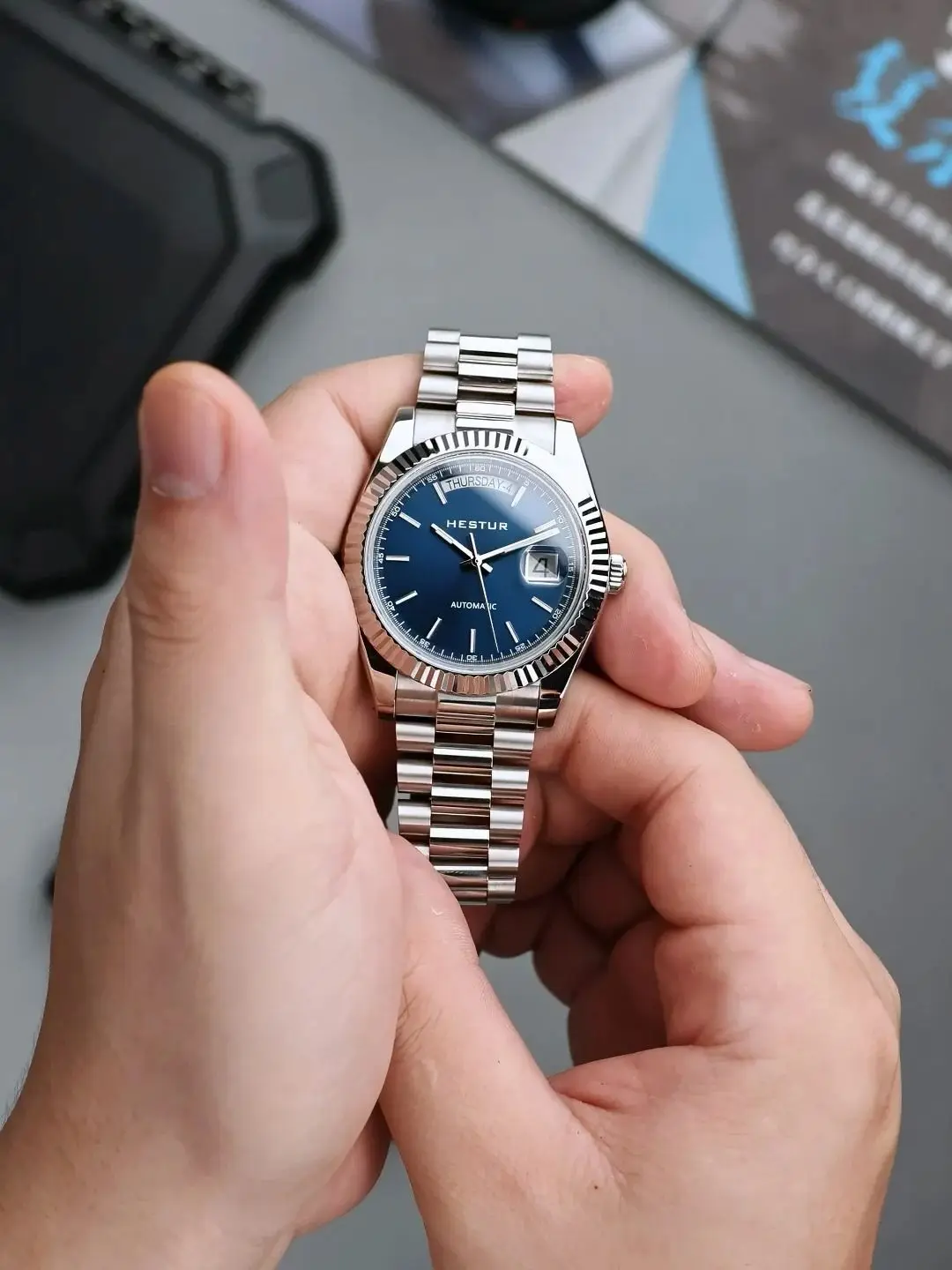 Hestur Automatic Mechanical Watch Day-Date Movement Sapphire Crystal BGW9 m128239 Luminous Waterproof Week Display Tribute Watch