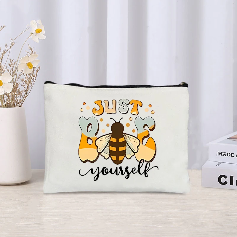 Bolsa de cosméticos de abeja de dibujos animados para damas, bolsa de maquillaje de lápiz labial de lujo, organizador de Perfume de viaje, solo sé tú mismo, monedero pequeño, embrague