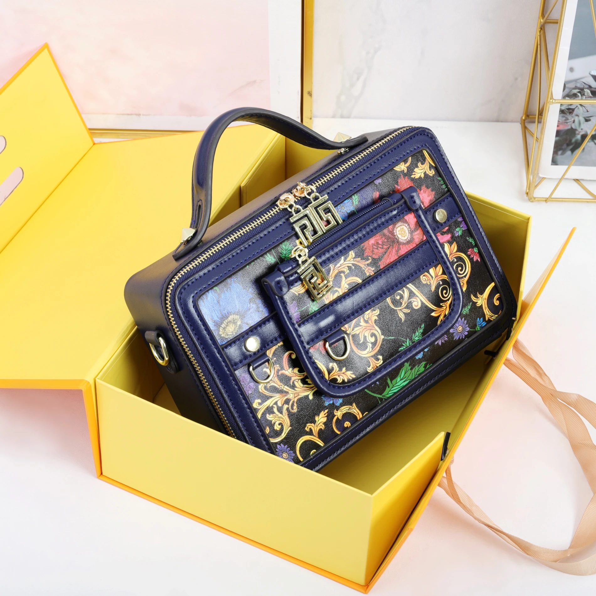 

Newest Fashion Handbags for Women Luxury Colorful Printing Ladies Bag square Box Type Female Shoulder Bag Quality Factory 25 cm