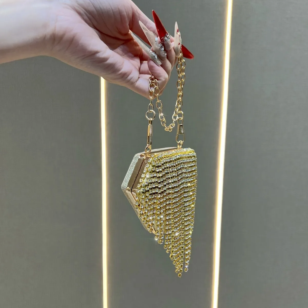 Luxury Designer Mini Heart Shape Diamond Evening Clutch Bag Ladies Fashion Rhinestones Purse Gold Silver Metal Party Coin Purse view 2