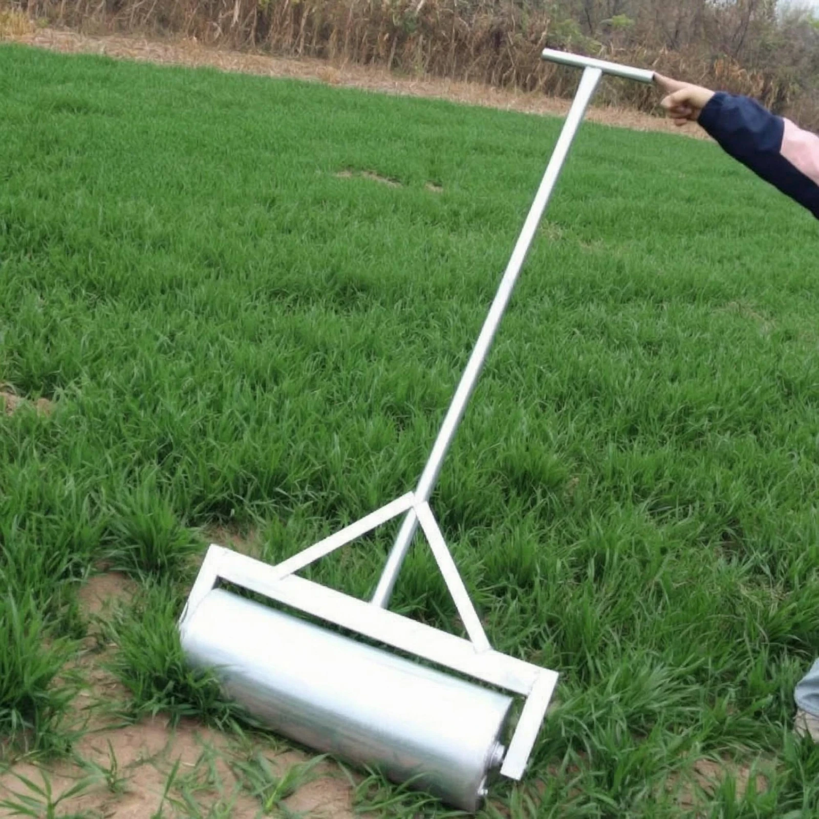 Manual Lawn Roller Cylindrical Steel Lawn Roller Garden Tool Silver Heavy Duty for Soil Leveling - view 4