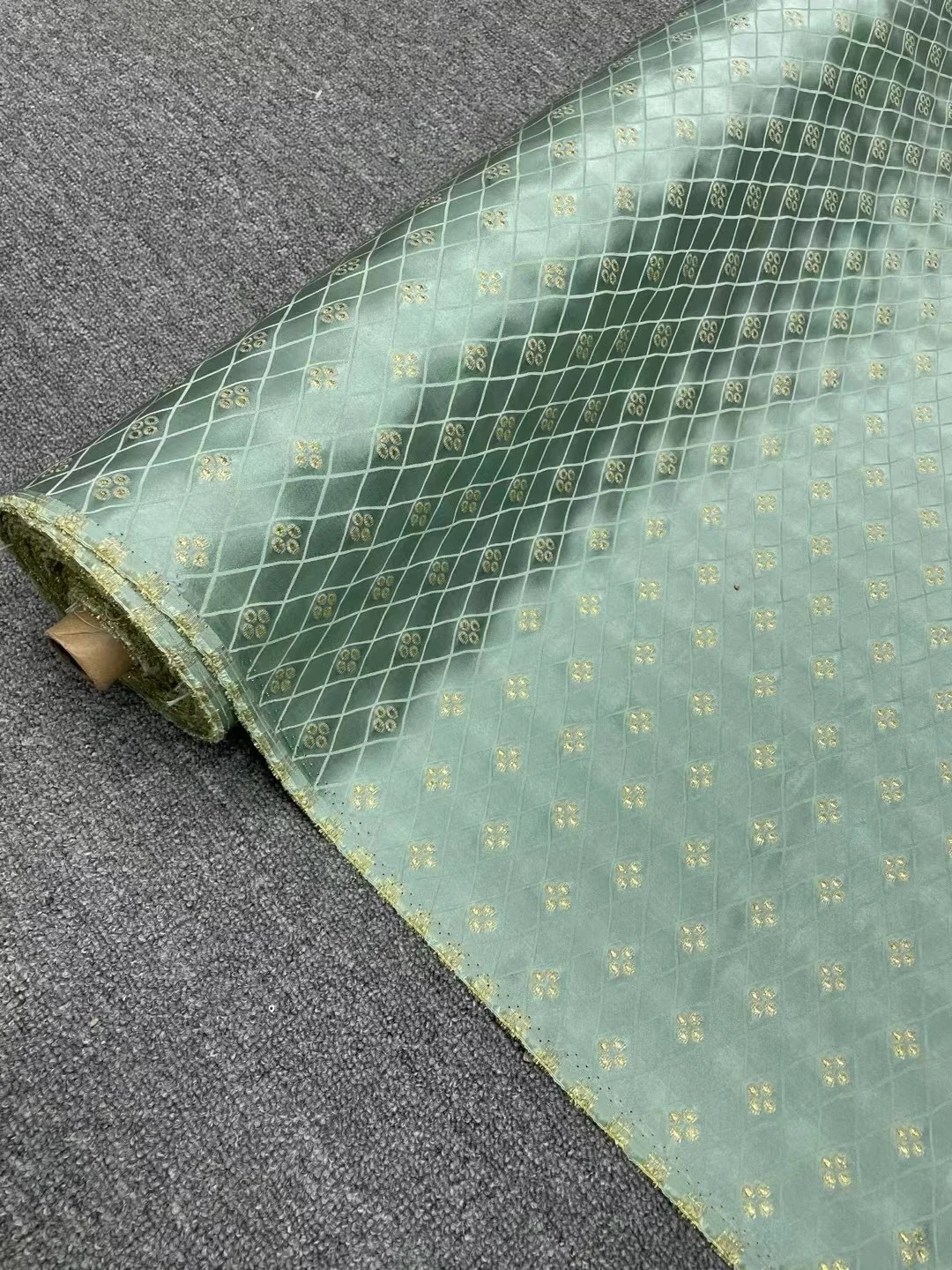 Early Spring New Products Green Plaid Jacquard Silk Fabric Temperament Shirt Suit Silk Clothing Fabric