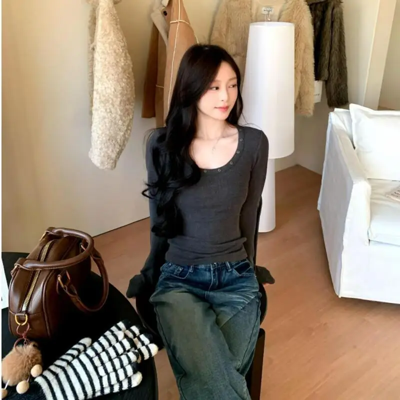 

Женская футболка-пуловер с длинным рукавом, осенне-зимняя, с заклепками, элегантная, с круглым вырезом, базовый слой, облегающий крой, женская одежда