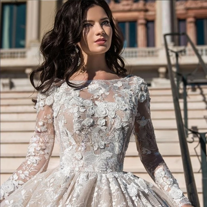 Robe de Mariée en Dentelle à Manches sulfet Col Rond, Magnifique Tenue de Bal avec une Longue Traîne Royale