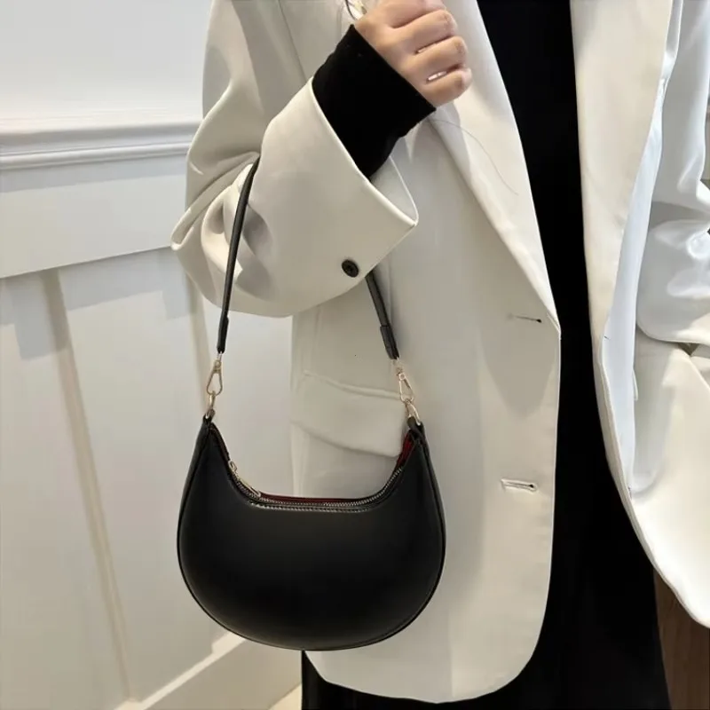 

New Fashionable High-end Moon-shaped Baseball Bag Showing Luxury Women's Single Shoulder Bag Elegant lady Handbags bolso mujer