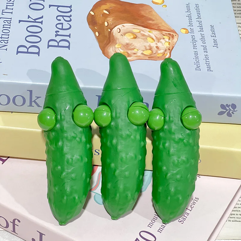 Creative Simulation Vegetable Cucumber Squeeze Bumpy Eye Toy Children's Novelty Funny Squeeze Stress Relieving Pranks Spoof Toys