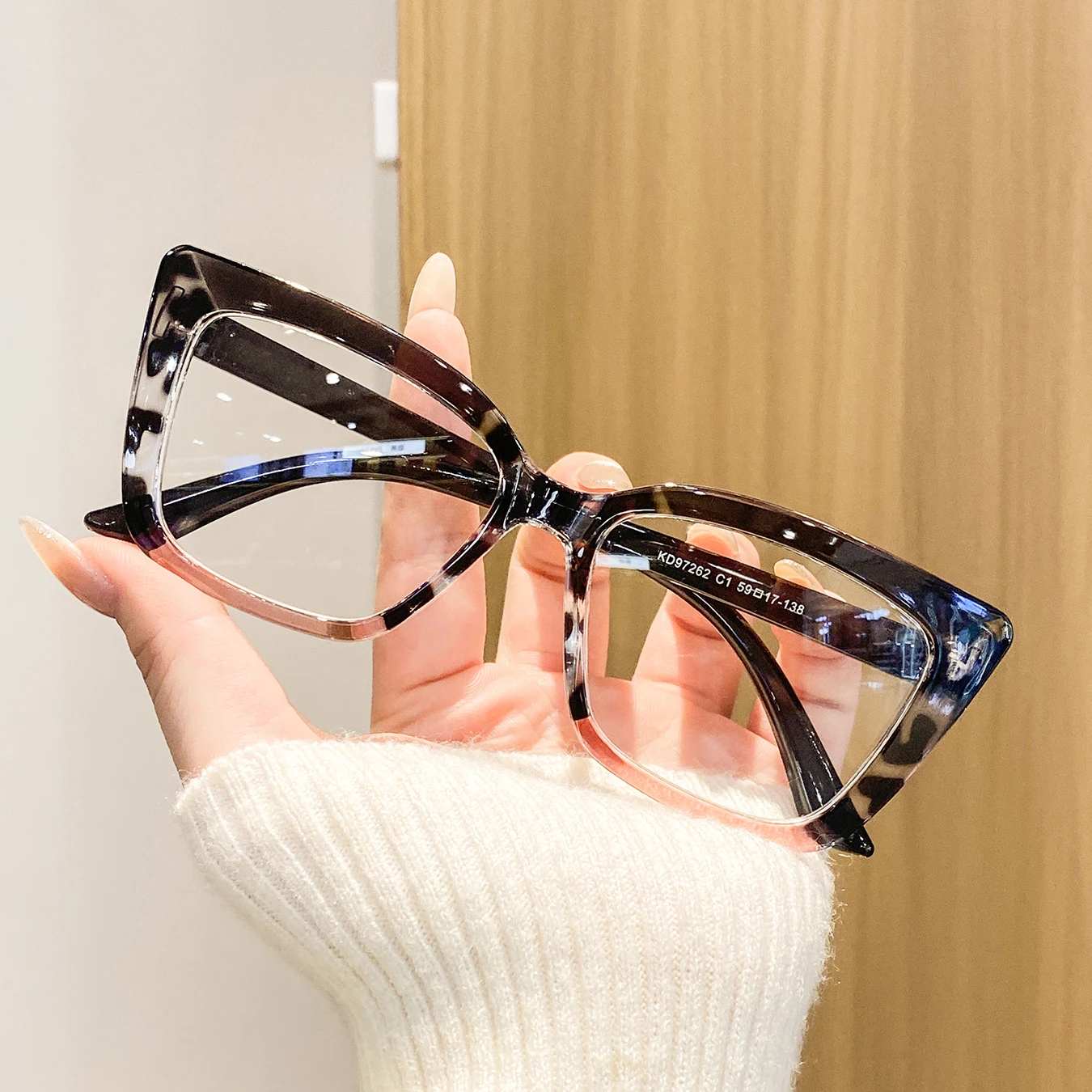1 Pair of Women's Cat-Eye Rectangular Full-Frame Decorative Glasses, Stylish and Elegant, Casual and Fashionable, Make the Face Look Smaller, Suitable for Daily Commuting, Leisure, Shopping, and Friends' Gatherings