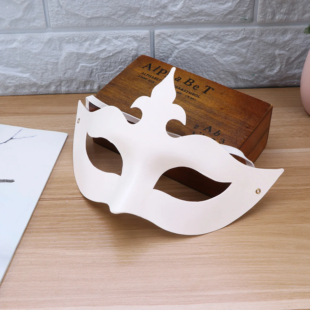 10 Pcs White Embryo Mask Three Tips Masks Craft Halloween Fancy Dress DIY Painted