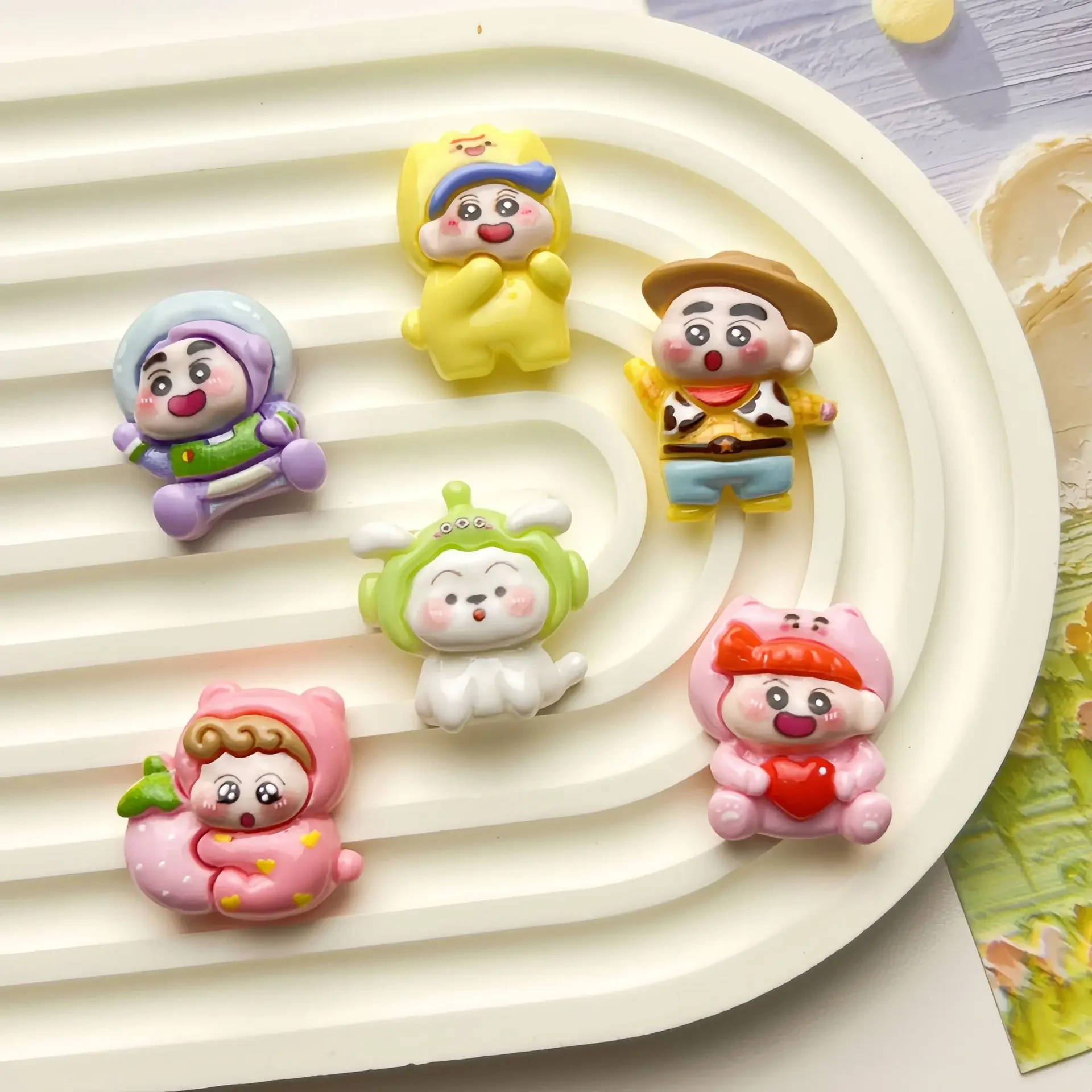 

5pcs Cartoon glossy cute dress-up crayon shin-chan Resin Flatback Cabochons Diy Crafts Materials Jewelry Making Charms