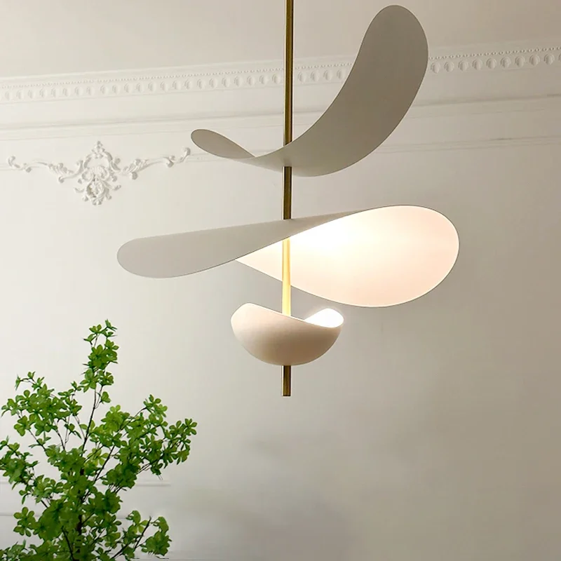 

French Curved Surface Simple Design Petal Chandelier Modern Restaurant Bedroom Light Luxury Artistic Pendnat Lights Eye Protect