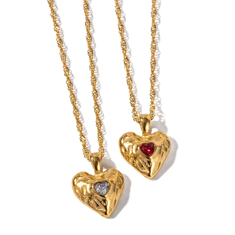 

Stainless Steel PVD 18K Gold Plated Tarnish Waterproof Crystal Heart Twist Chain Necklace For Woman Jewelry Wholesale Trendy