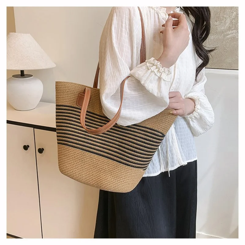 

Modish Women's Tote Bag Made Of Mink-Print Leather With Trendy Bolivia Elegant Lightweight Daily Style​