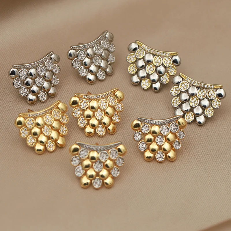 Classic Design Luxury Crystal Beads Stud Earrings for Women Fashion Brand Jewelry Delicate Zirconia Waterdrop Earrings