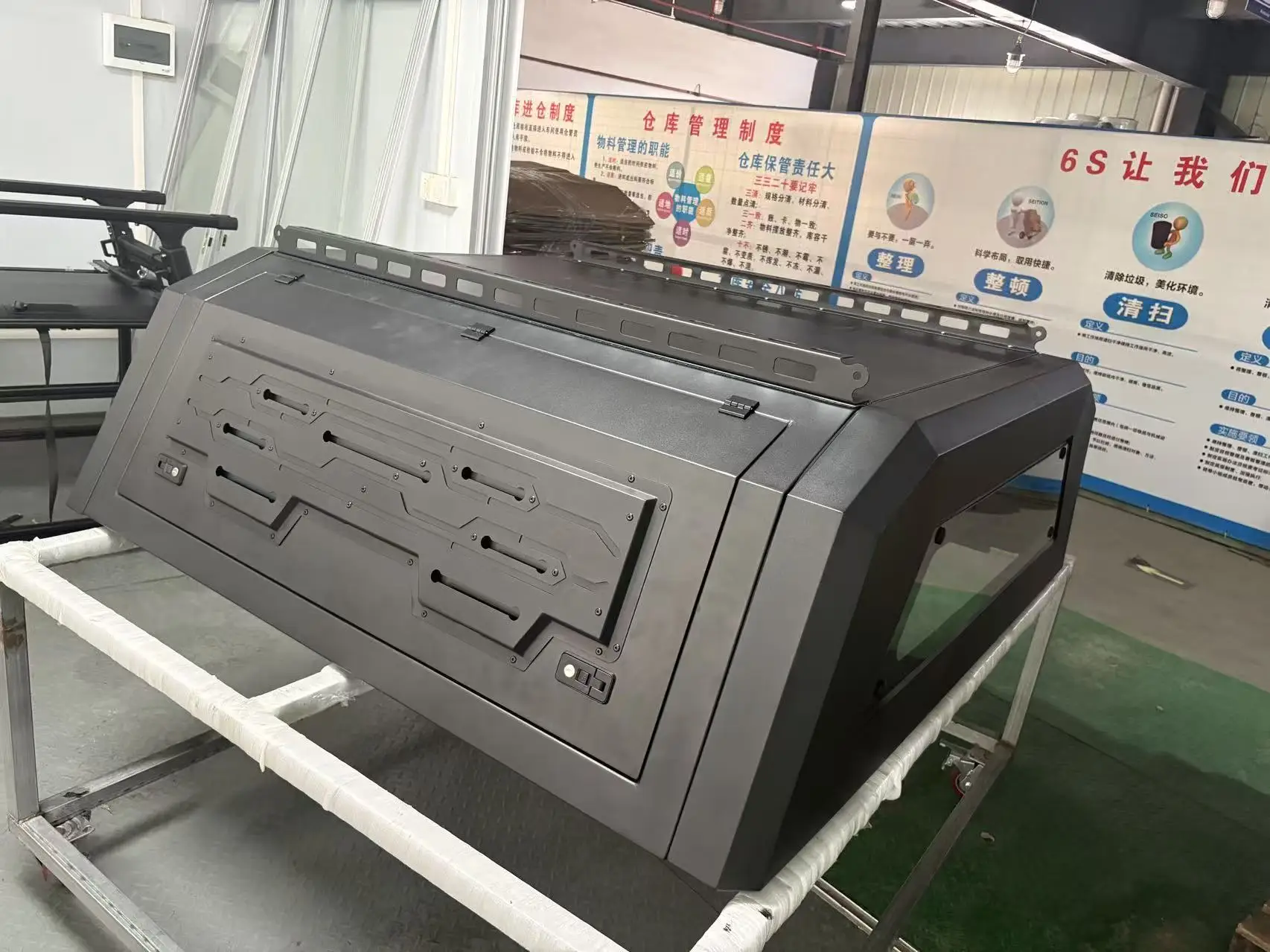 Durable Aluminum Alloy High Canopy Cover for Pickup Trucks-Easy Installation & Cargo Protection Auto Part