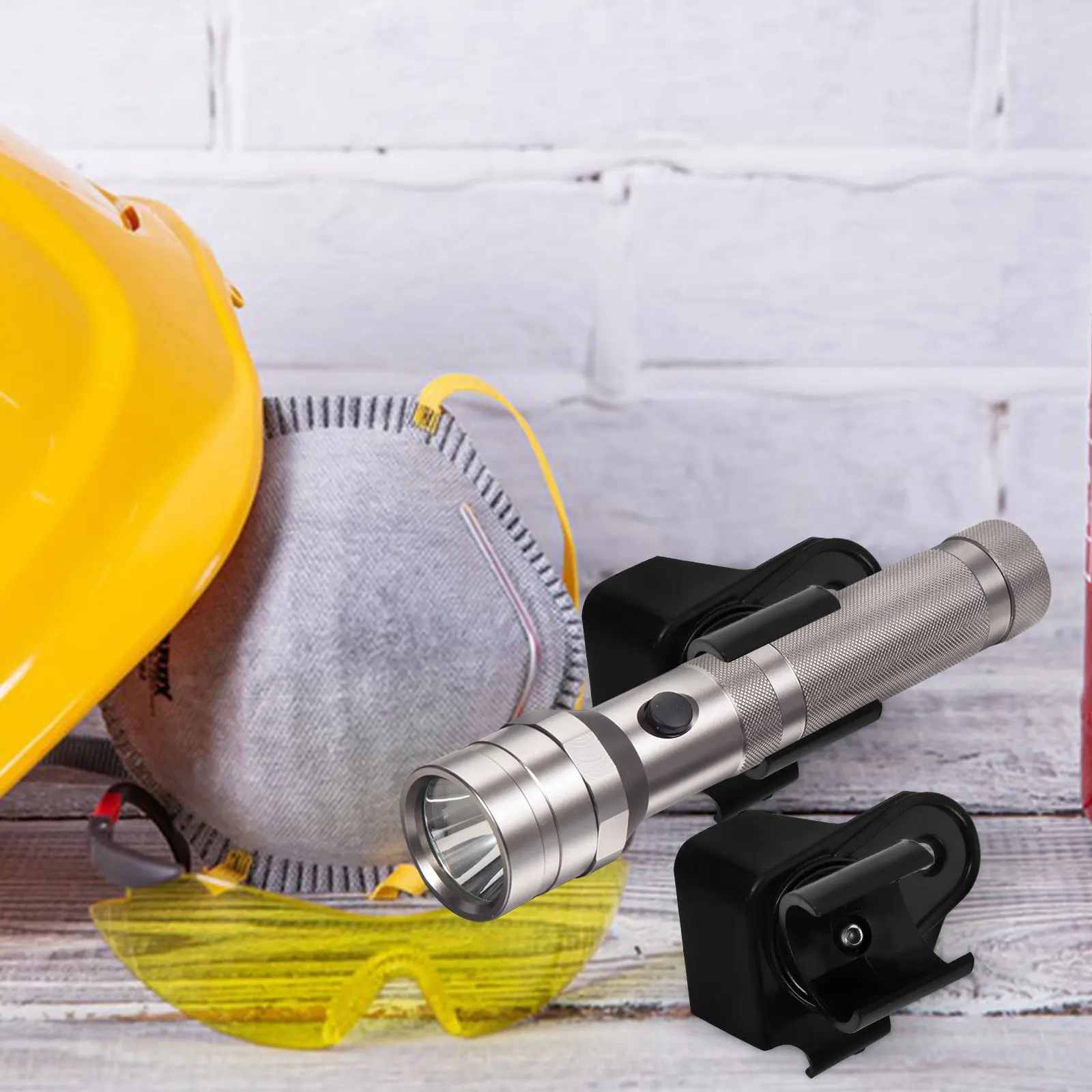 

Hard Hat Light Clip Sturdy Flashlight Mount Holder Hands-Free Light Holder for Construction Safety Work