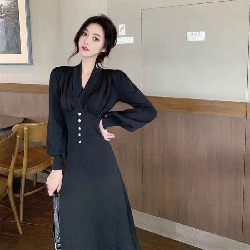 New French Retro Waist Cinching and Slimming Style Light Luxury Socialite with Coat and Knitted Dress Inside