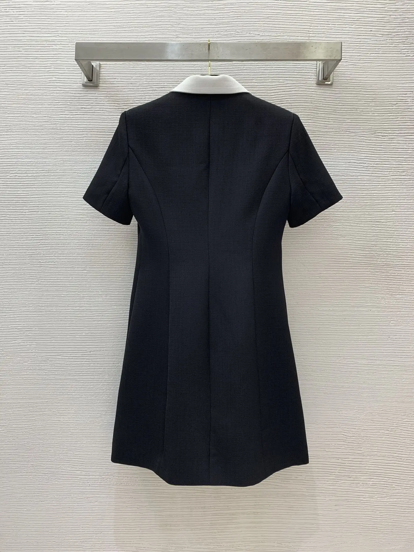 

New Women's Dress For Early Autumn 2024, Fashionable Collar, Front Button Open Collar, Slim Fit Short Sleeved Women's Dress