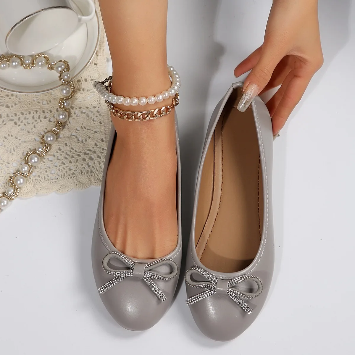 Shoes Women Spring Summer Gray Flats Round Toe Shallow Mouth Large Size Single Shoes Rhinestone Bow Casual Flat Bottom Laofers