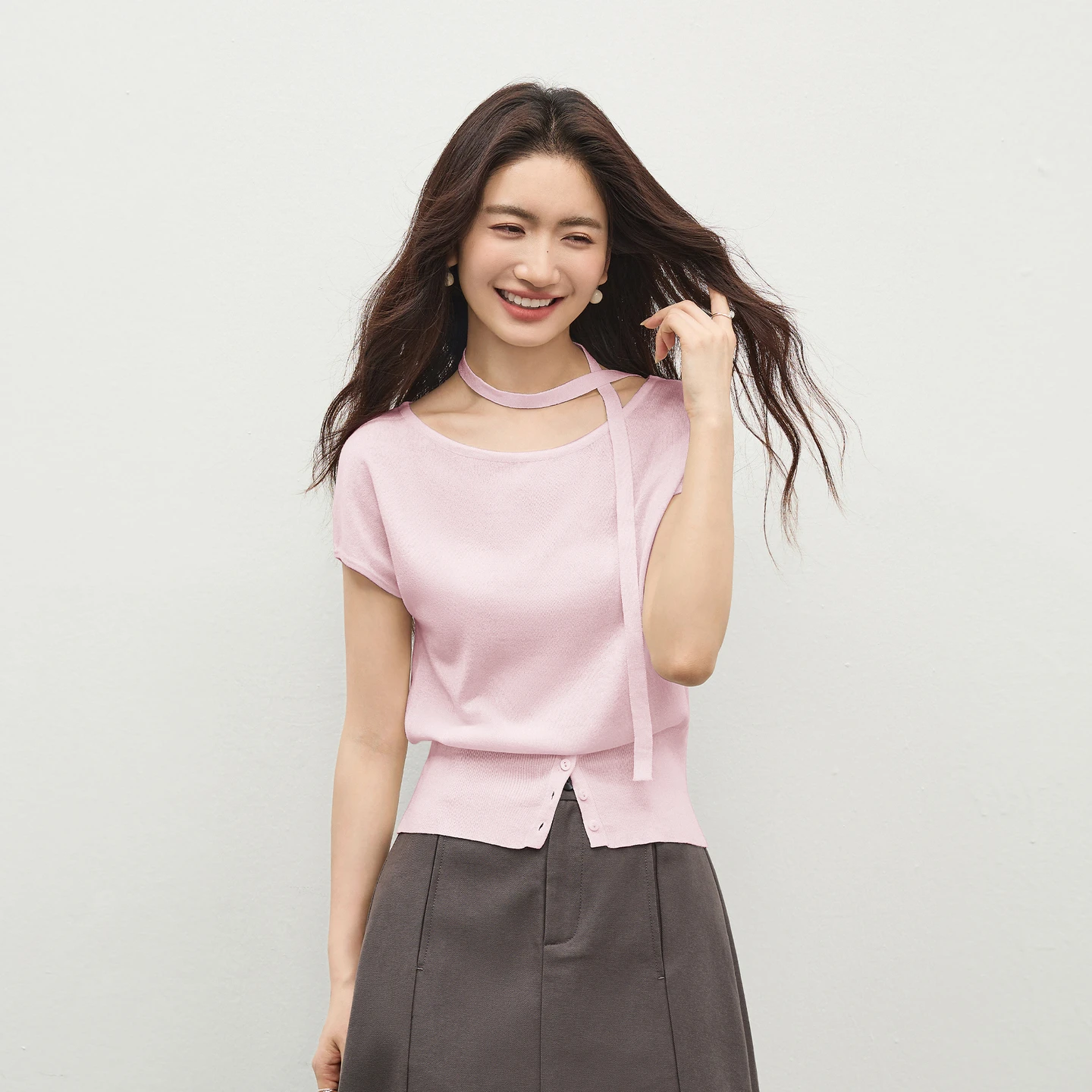 

SENTUBILA Drop Shoulder Short Sleeve Knit Pullover Women Pink Elegant Wide Crew Neck Detachable Tone on Tone Sash Top W62HA5956