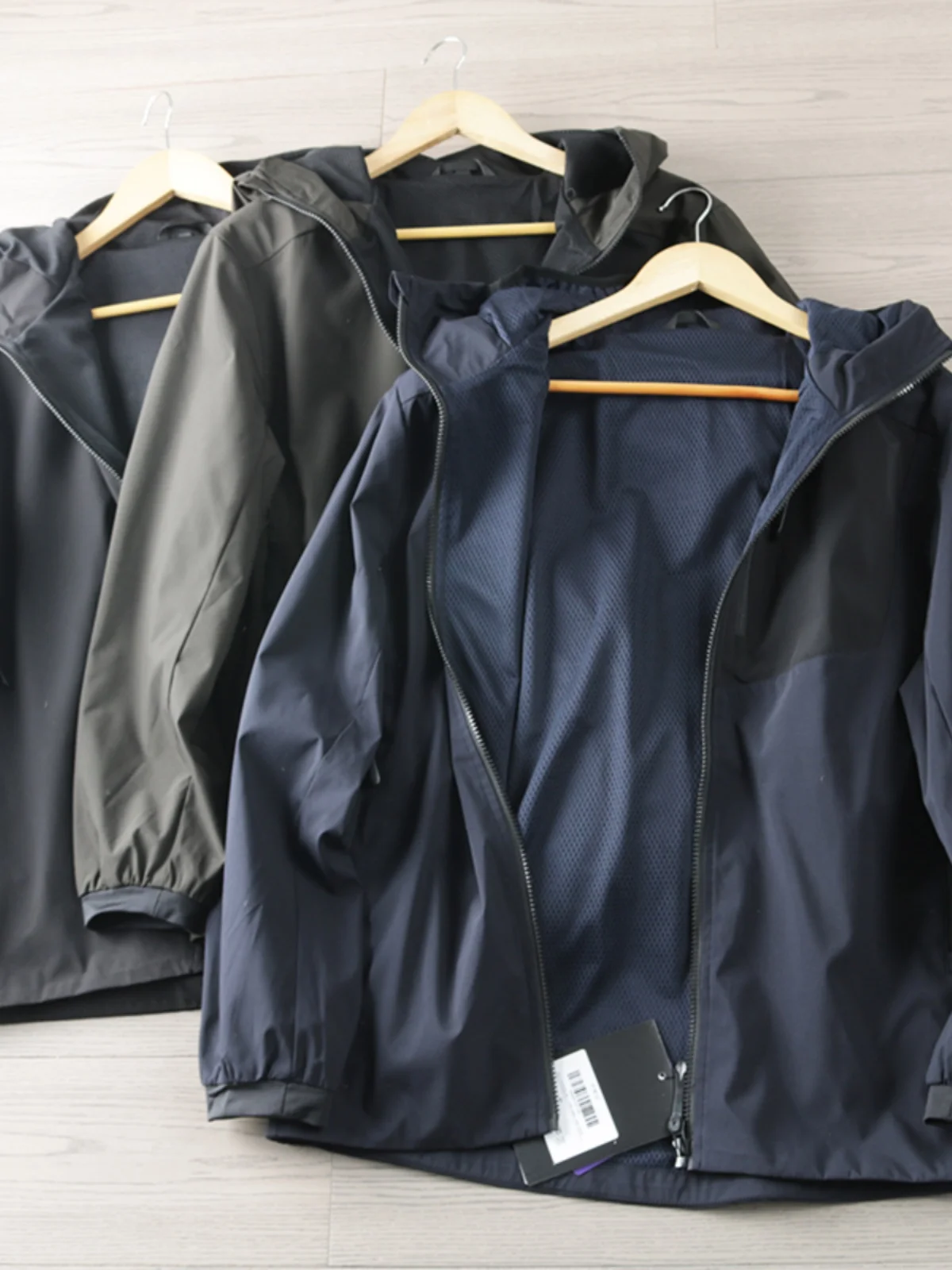 

Men's Outdoor Breathable Waterproof Double Layer Woven Hooded Jaet Spring Faion Urban Sle Long Sve Stand Fit Jaet