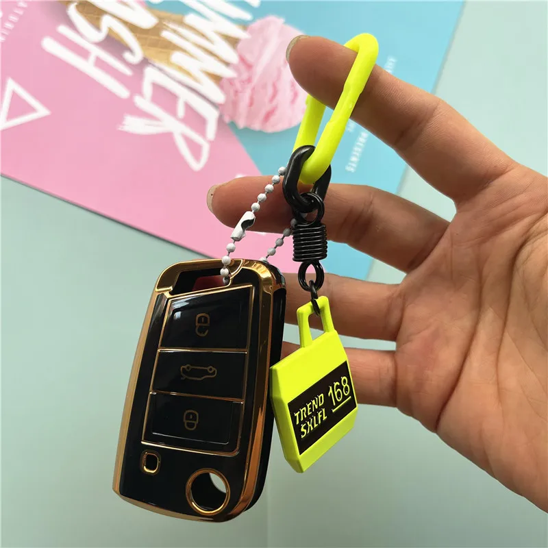 Keychain Candy Colors Key Chain Metal Bag Charms Fashion Boyfriends Couples Gifts Small Fresh Keychain for Bags Premium Key Tags