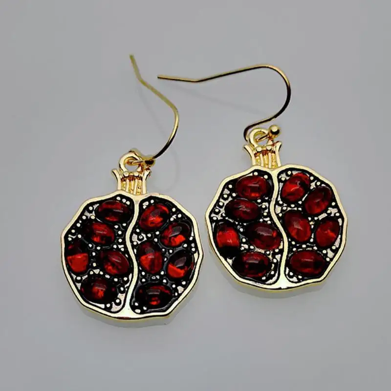 New Vintage Fresh Fruit Red Garnet Earrings Simple Korean Designer Charm Pendant Gold Plated Resin Garnet Jewelry Women Gifts