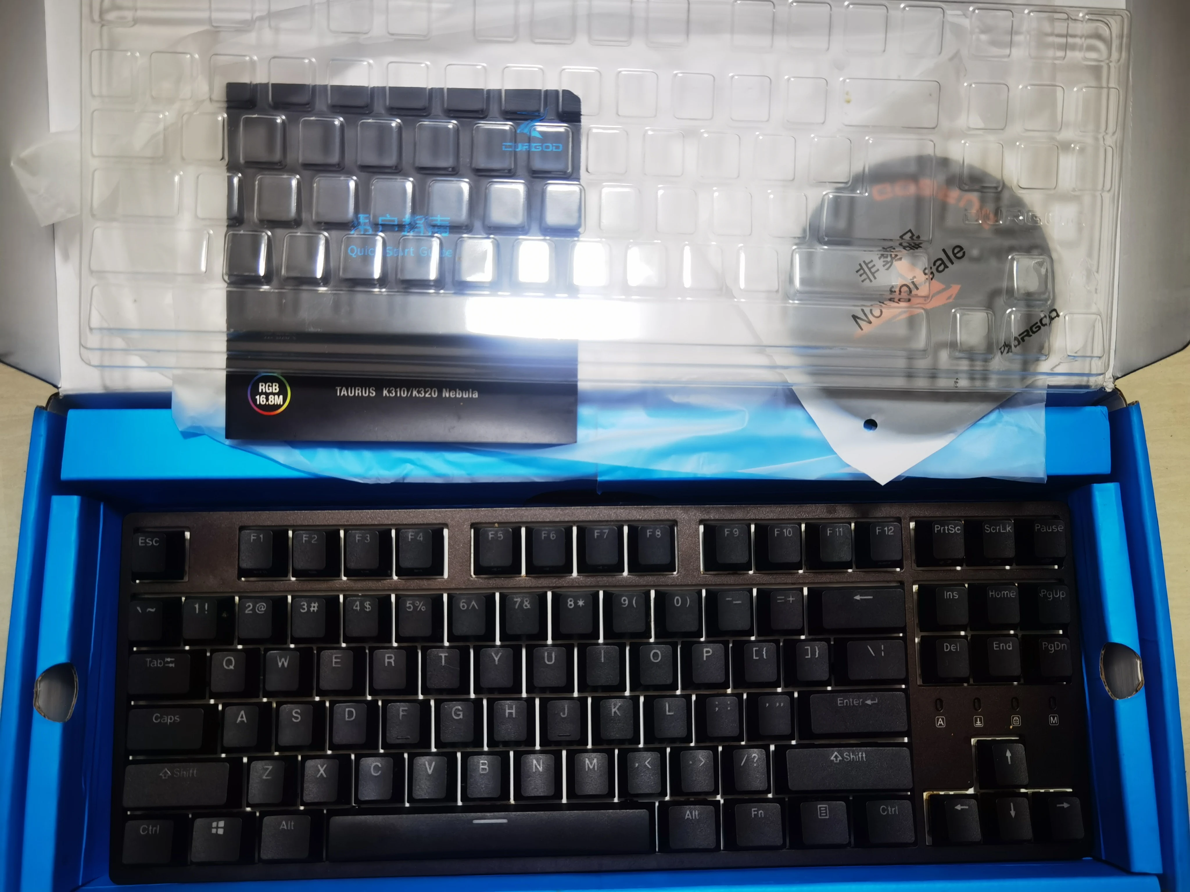 

DURGOD K320 RGB mechanical keyboard cherry MX switches RGB backlight TYPE-C port mechanical keyboard(used)
