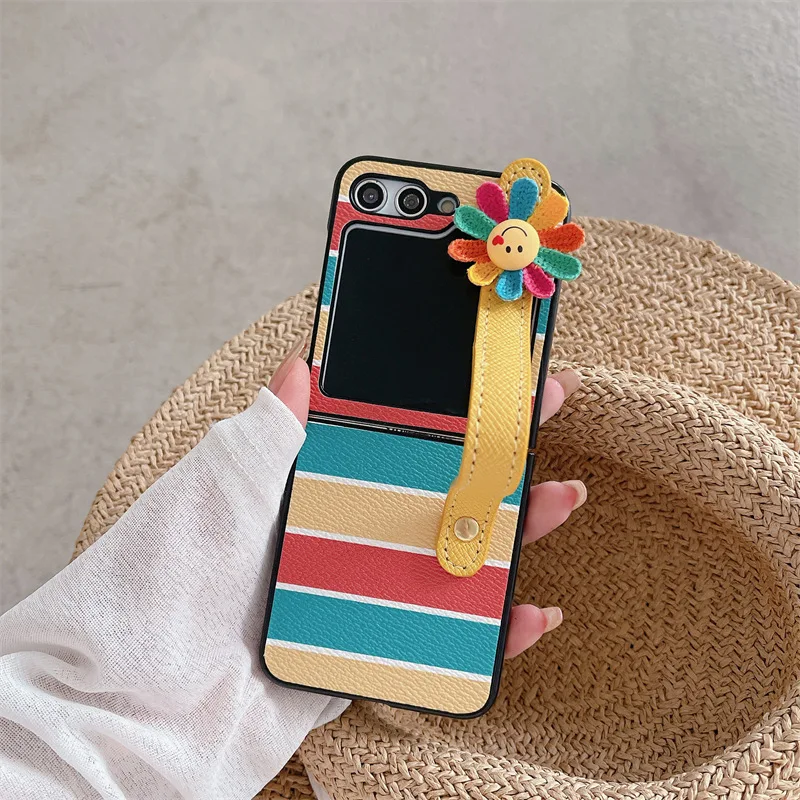 

Rainbow Smiling Face Flower Phone Case for Samsung Galaxy Z Flip 5 Protective Back Cover for ZFlip5 Case Shell
