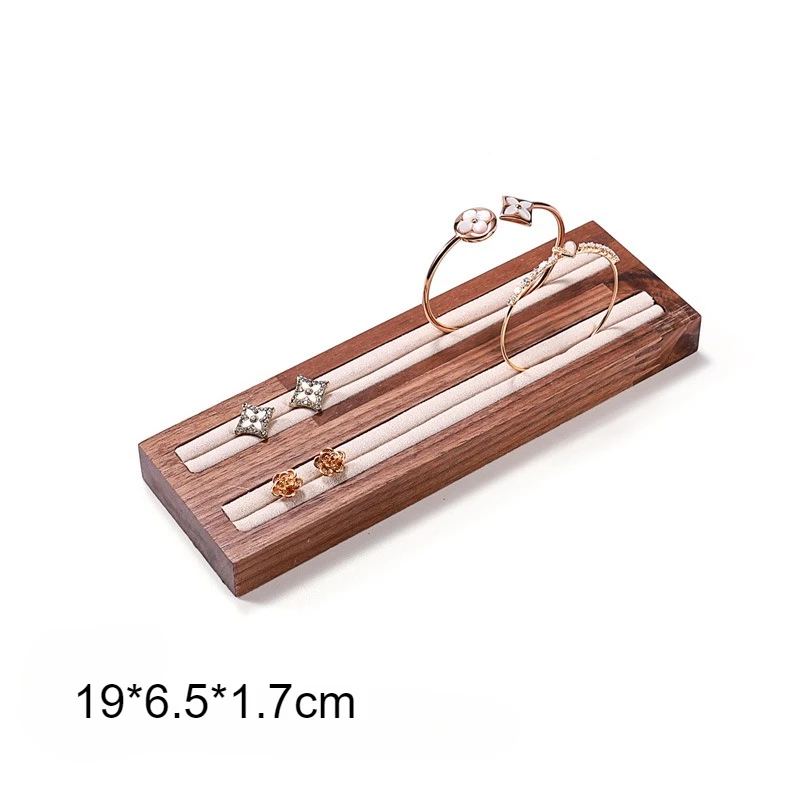 

Деревянная подставка для украшений: бежевый органайзер для колье, колец, серег, подвесок и браслетов