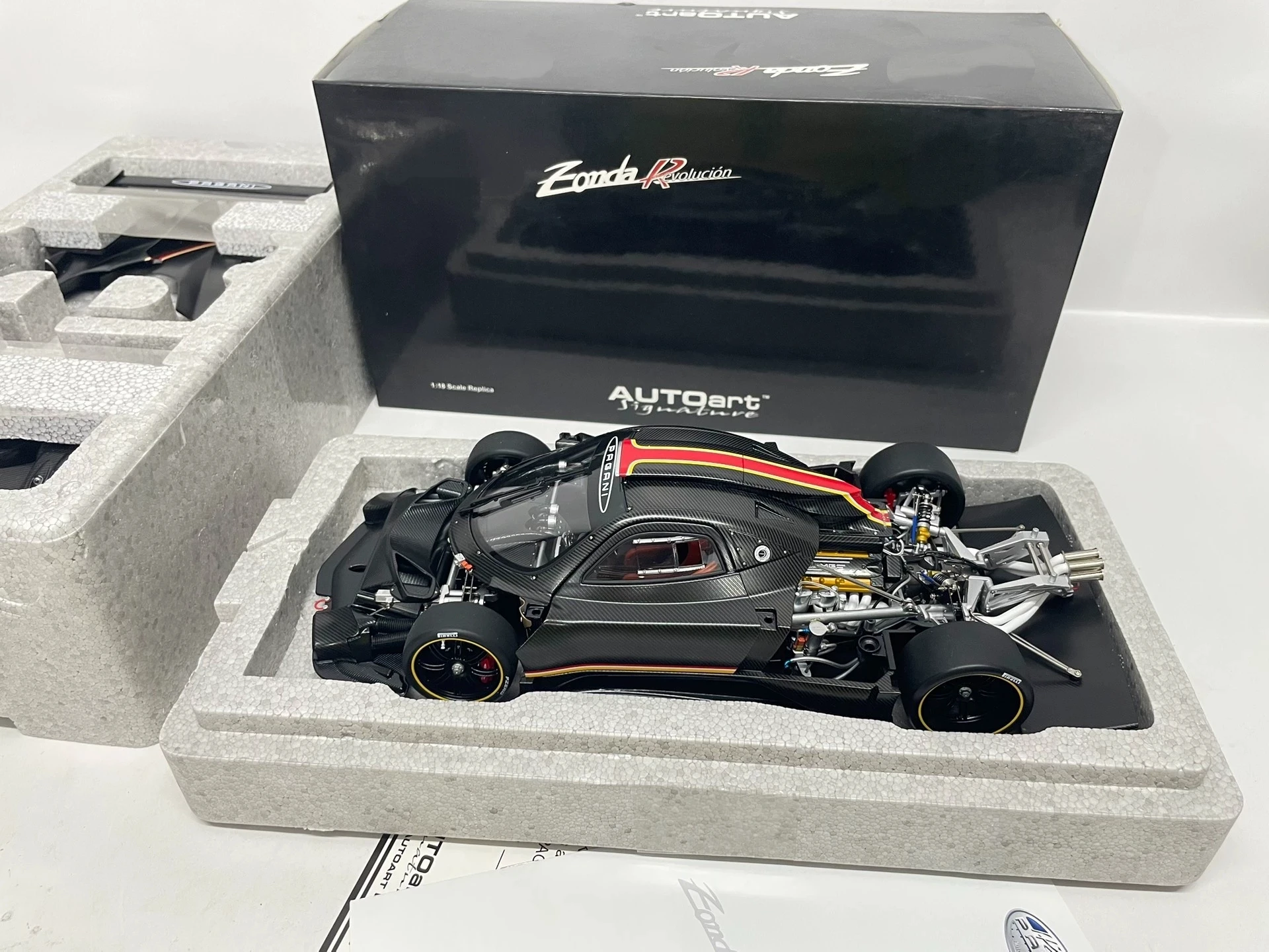 Autoart 1:18 Zonda EVO Black Carbon Simulation Limited Edition All Open Alloy Metal Static Car Model Toy Gift
