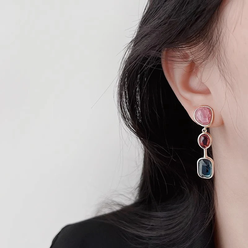 Asymmetric Colored Resin Pendant Clip on Earrings for Women Irregular Fashion Unique Design Ear Accessories Party Jewelry Gift